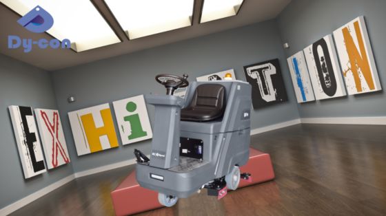 D8 Pro Ride-On أرضية مجفف المكنسة 660mm تنظيف عرض 130L خزان